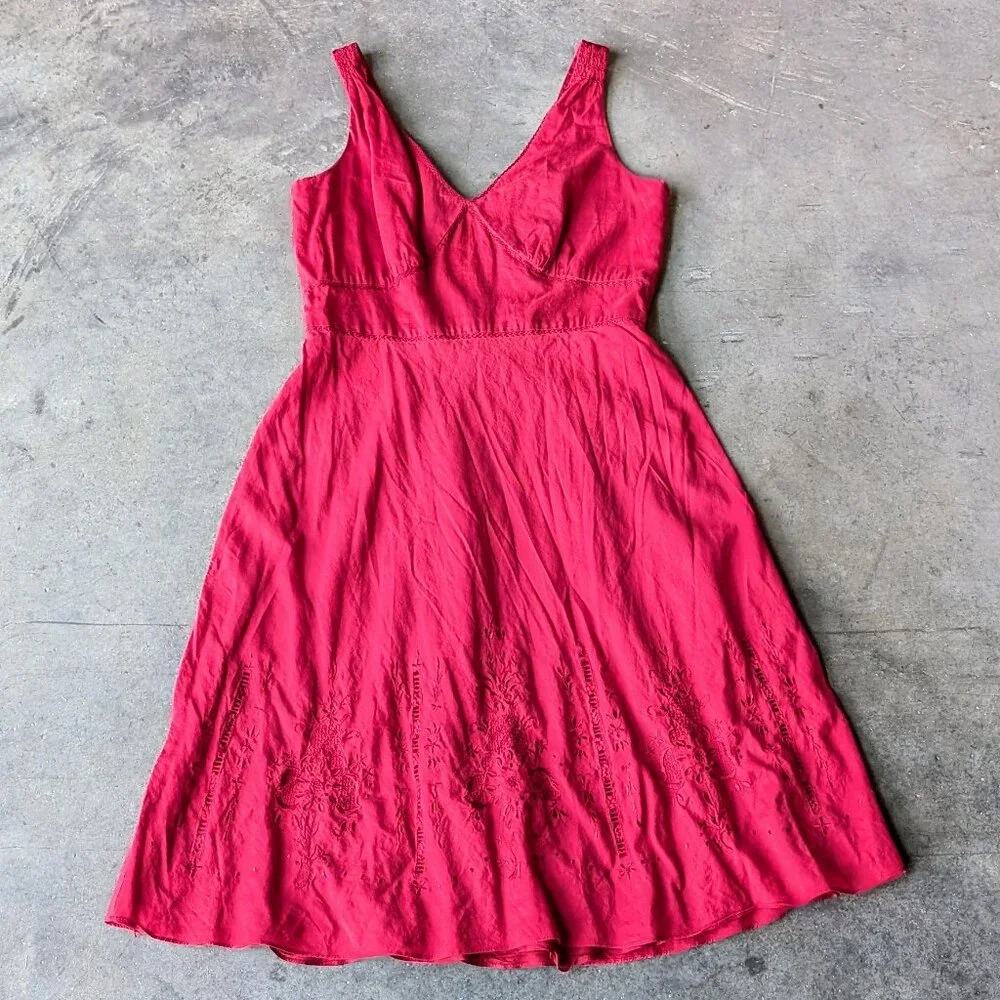 Vintage Ann Taylor Red V-Neck Eyelet Hem Fit and Flare Midi Dress size 8P